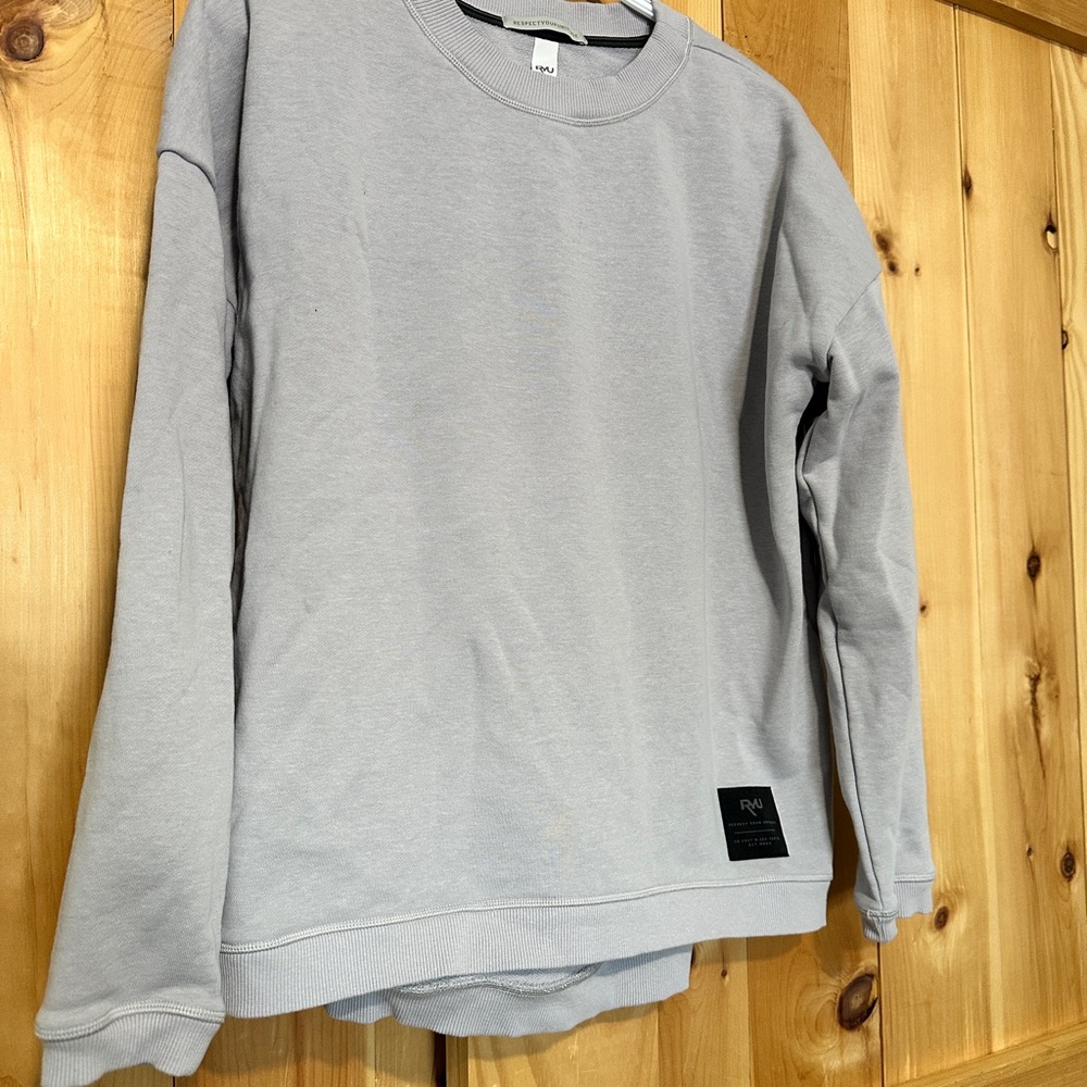 RYU Respect Your Universe Crewneck Sweatshirt - Medium - Heather Gray